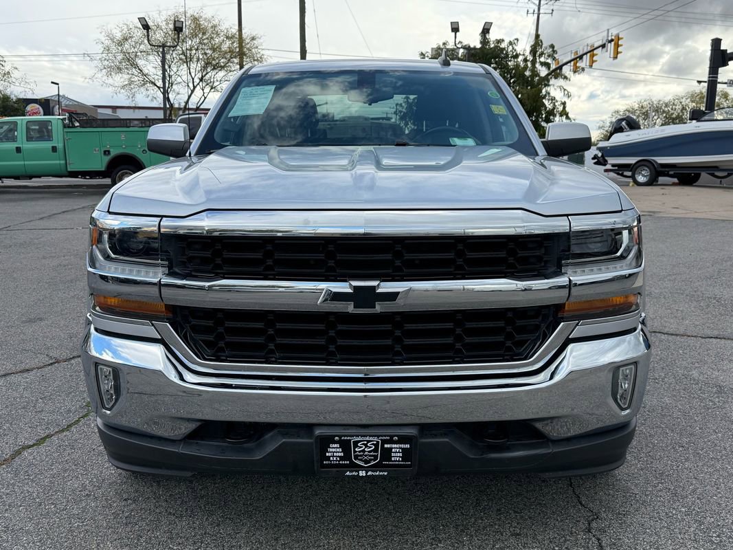 Used 2017 Chevrolet Silverado 1500 LT w/ LT Eassist Package AWD/4WD image 3