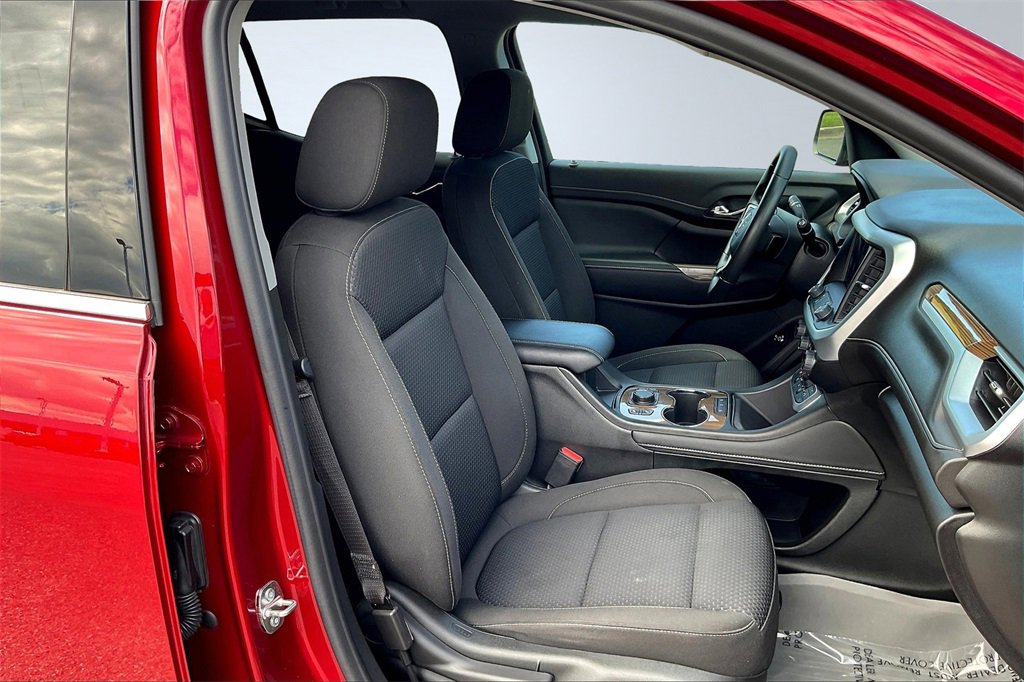 Used 2023 GMC Acadia SLE w/ Driver Convenience Package image 7