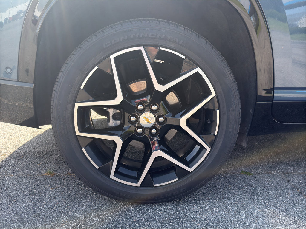 Used 2025 Chevrolet Traverse High Country image 37