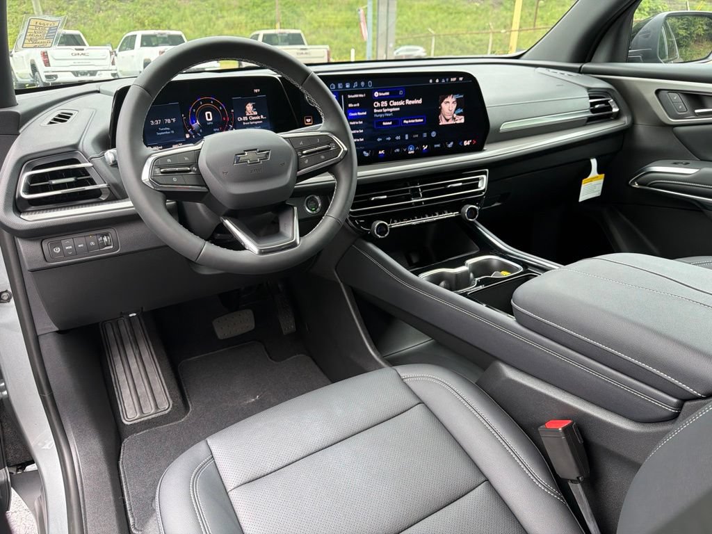 New 2027 Chevrolet Traverse LT w/ Midnight/Sport Edition AWD/4WD image 17