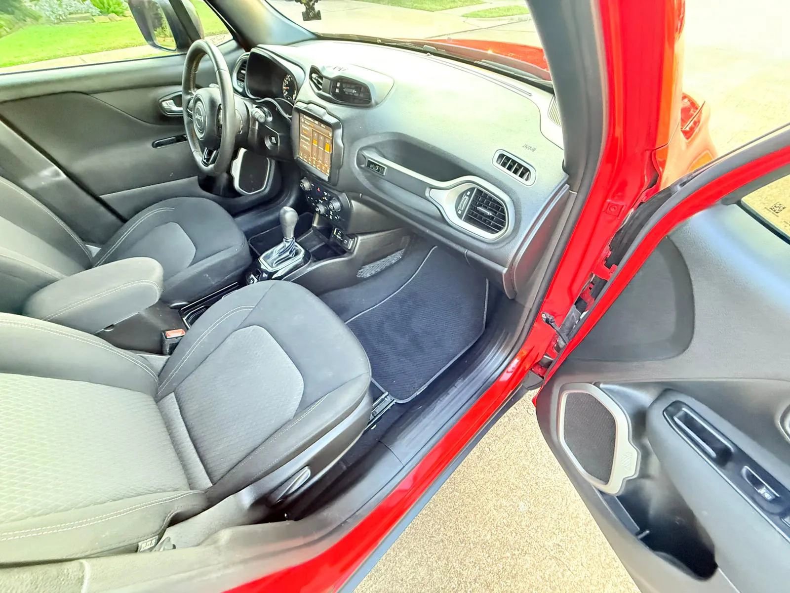 Used 2021 Jeep Renegade Latitude image 8