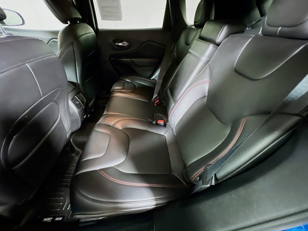 Used 2019 Jeep Cherokee Trailhawk image 21