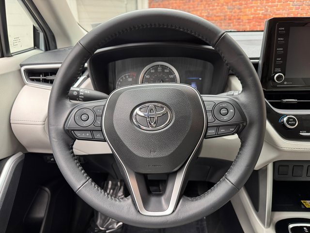 Used 2022 Toyota Corolla Cross LE image 13