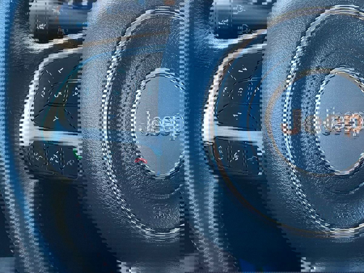 Used 2016 Jeep Renegade Trailhawk w/ Premium Trailhawk Package image 26