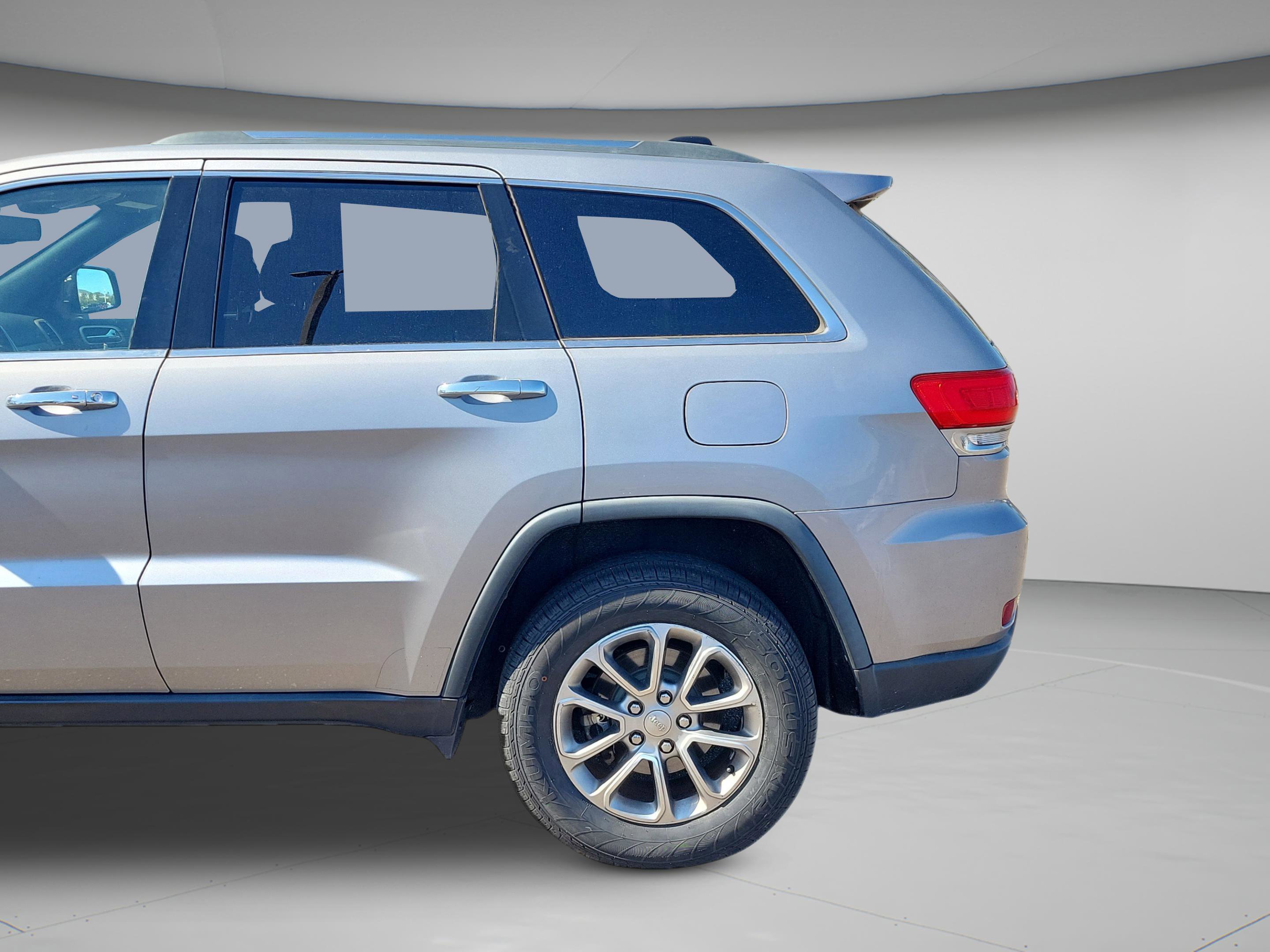 Used 2015 Jeep Grand Cherokee Limited w/ Luxury Group II image 34