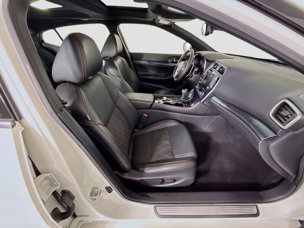 Used 2022 Nissan Maxima SR w/ Sport Mat Group FWD image 20