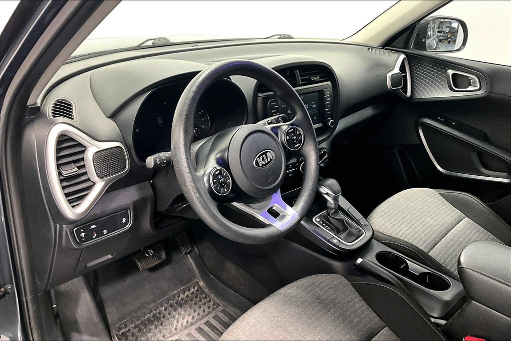 Used 2020 Kia Soul S FWD image 16