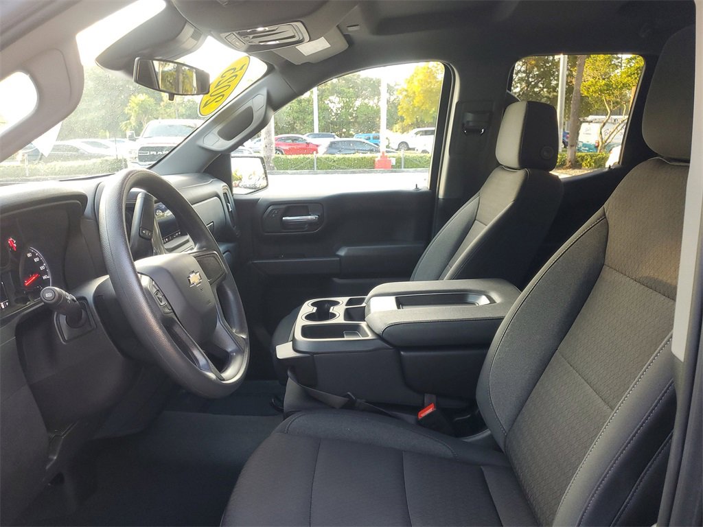 Used 2025 Chevrolet Silverado 1500 Custom image 13