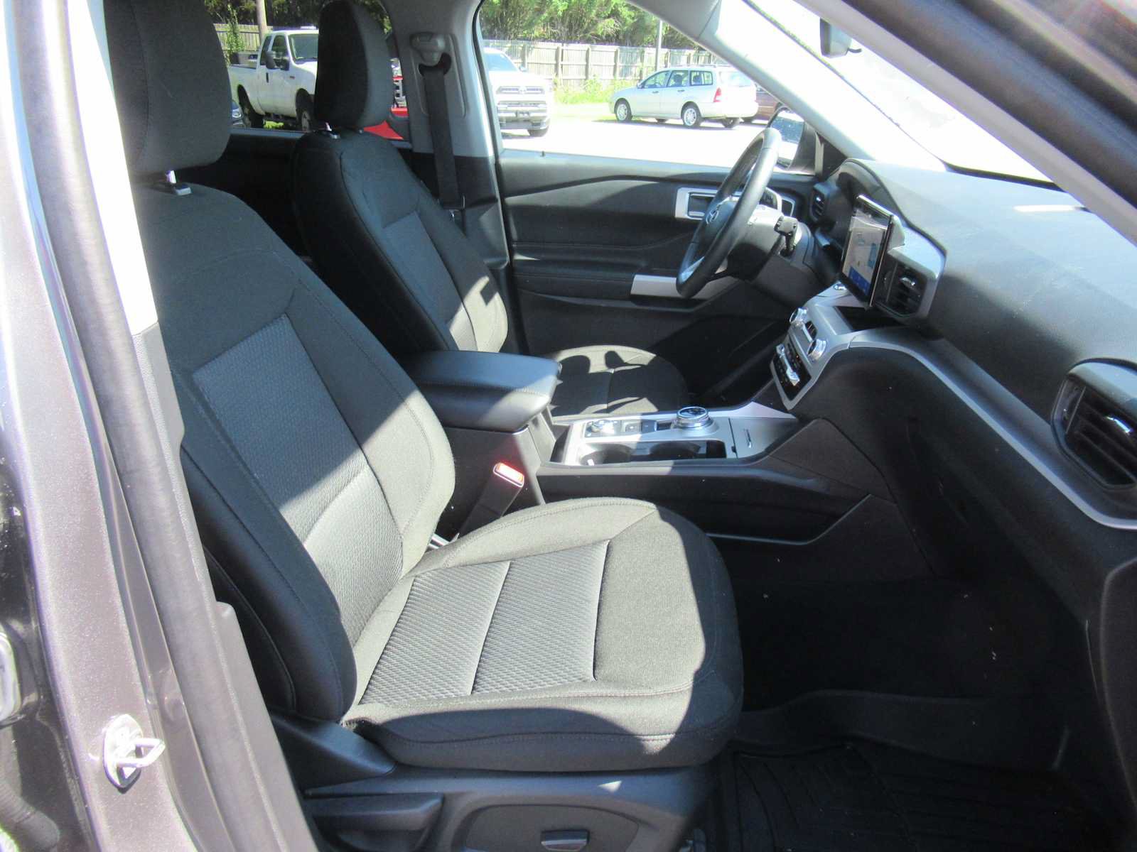 Used 2024 Ford Explorer XLT w/ Class IV Trailer Tow Package AWD/4WD image 13