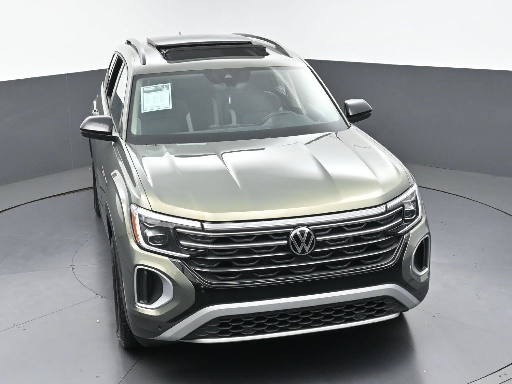Used 2025 Volkswagen Atlas Peak Edition SE AWD/4WD image 41