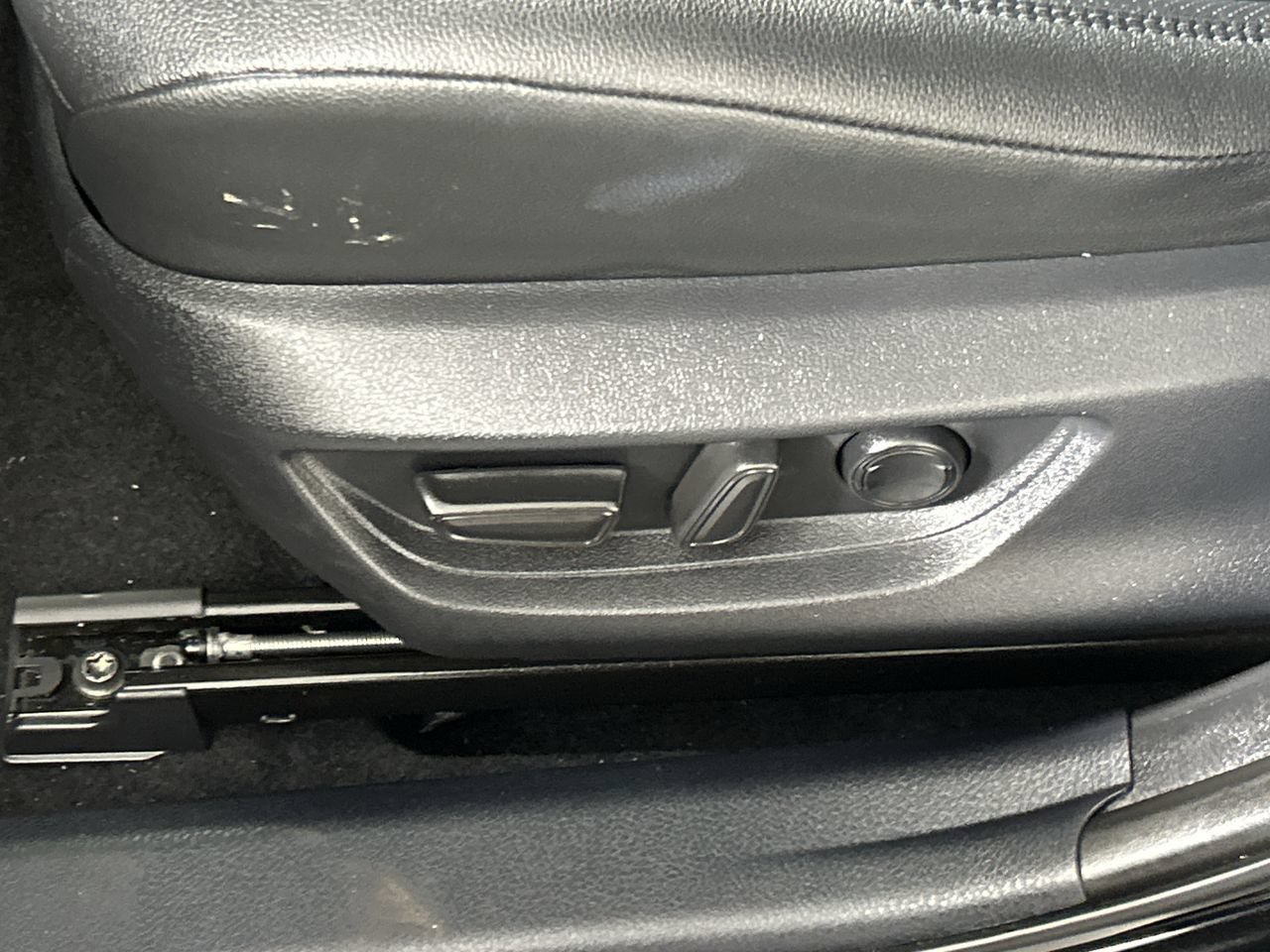Used 2025 Toyota Camry XSE FWD image 20