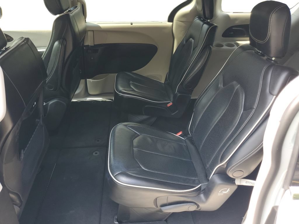 Used 2023 Chrysler Pacifica Limited FWD image 22
