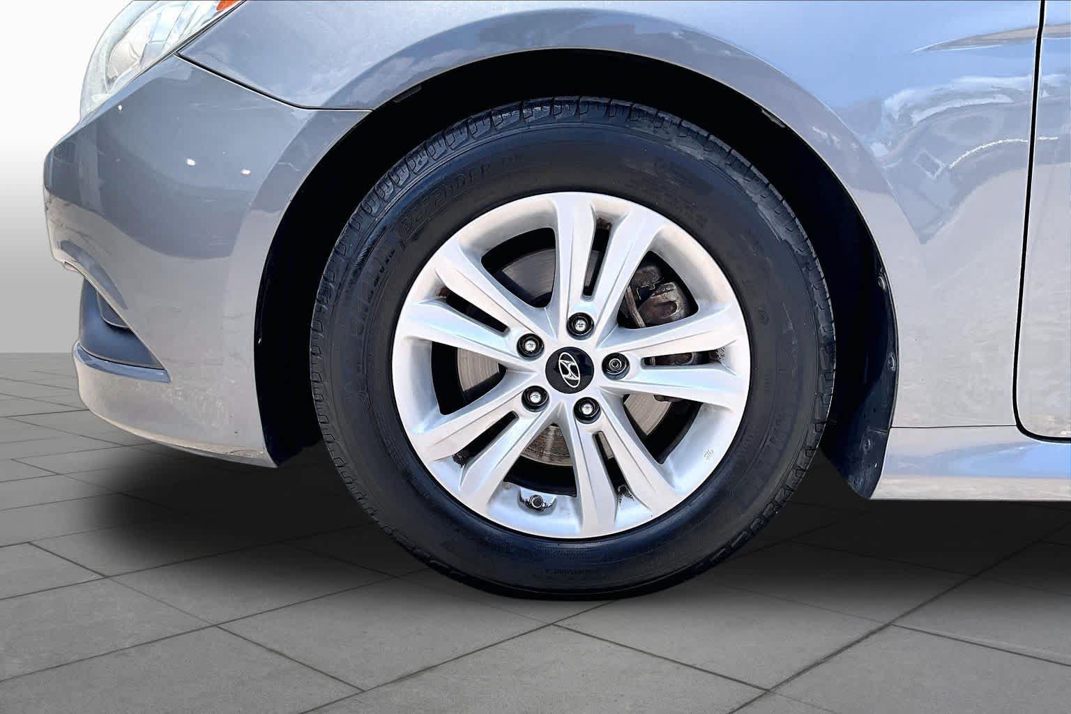 Used 2014 Hyundai Sonata GLS w/ Popular Equipment Group 2 FWD image 11