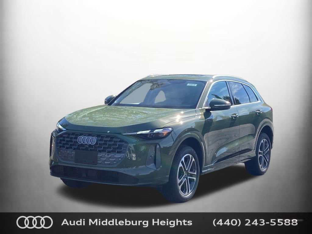 Used 2025 Audi Q5 Premium w/ Convenience Package image 3