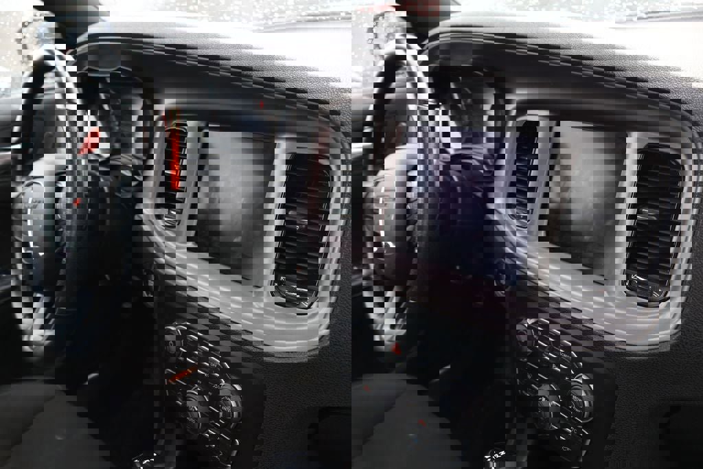 Used 2023 Dodge Charger R/T w/ Blacktop Package image 11