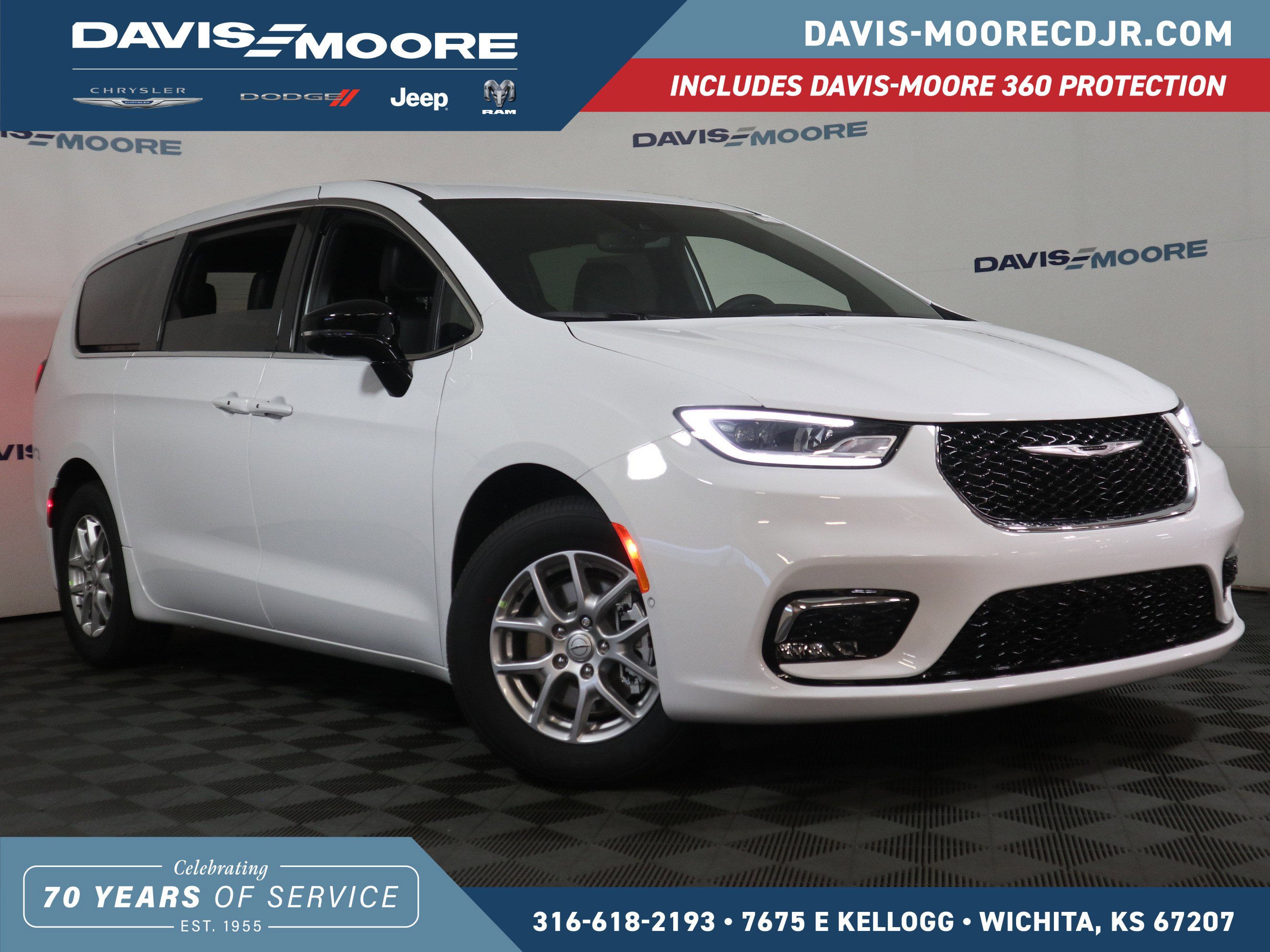 New 2026 Chrysler Pacifica Select image 1