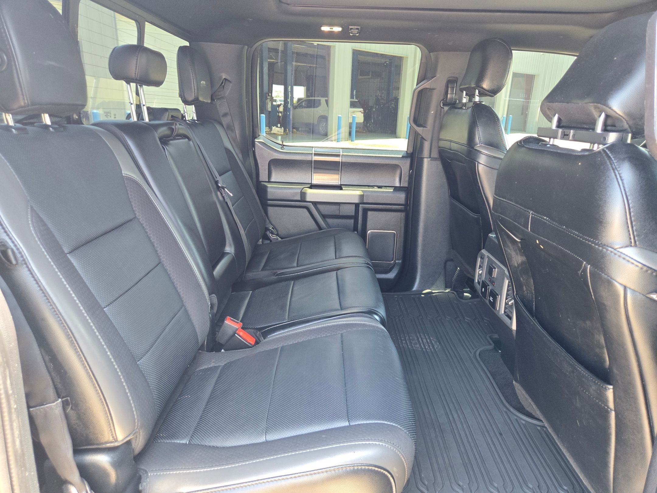 Used 2019 Ford F150 Raptor w/ Equipment Group 802A Luxury AWD/4WD image 22