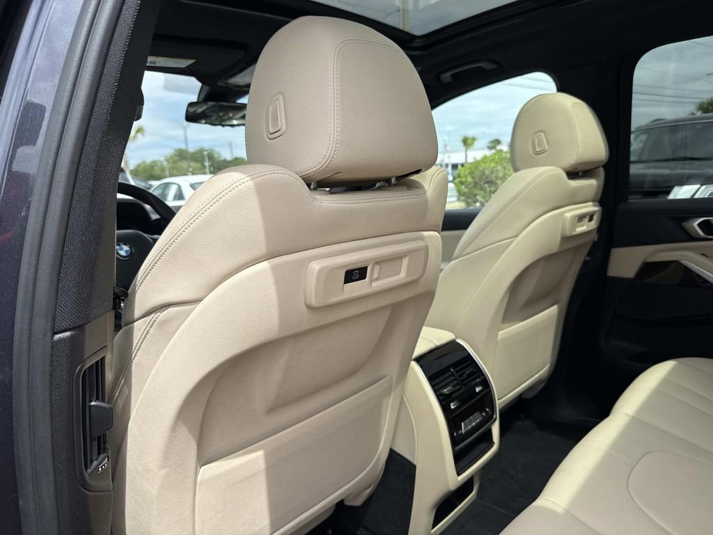 Used 2020 BMW X5 xDrive40i w/ Premium Package image 12