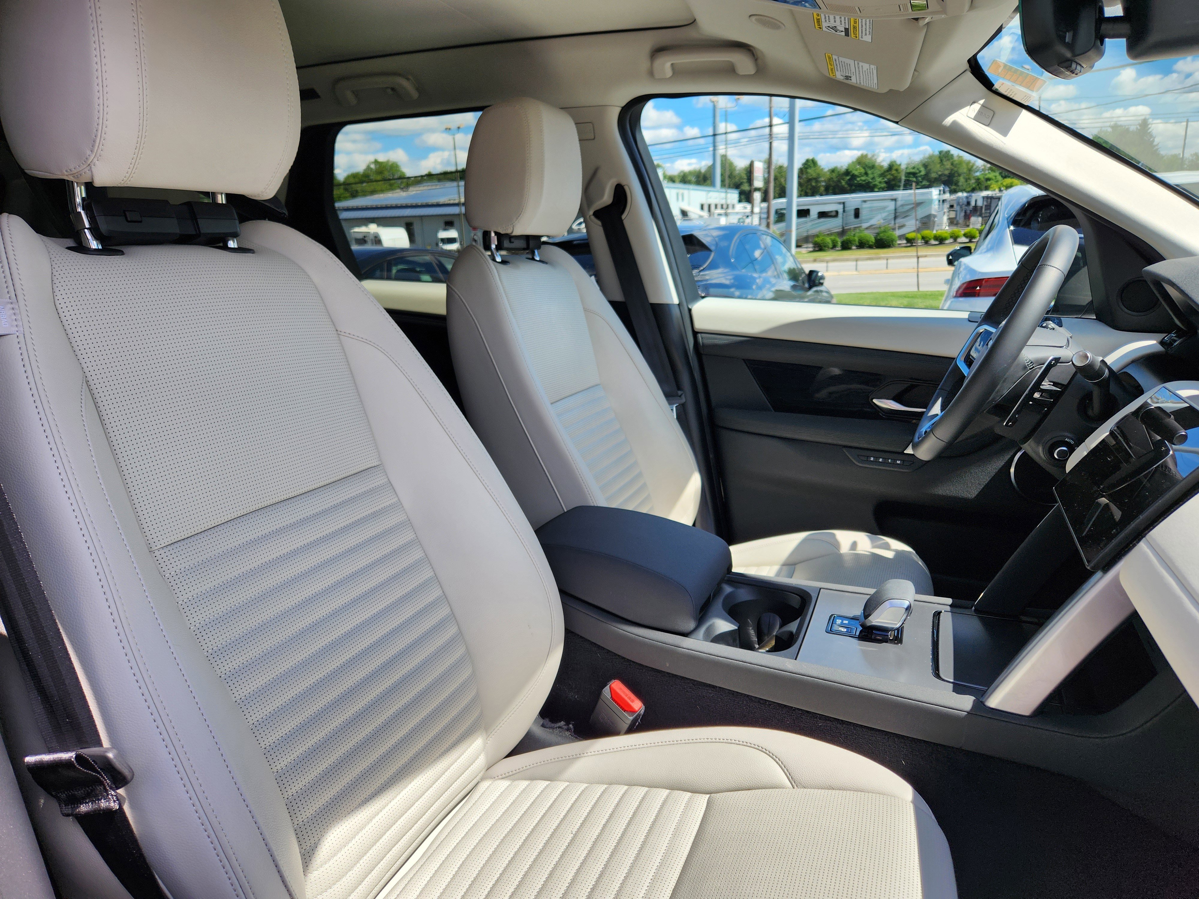 Certified 2025 Land Rover Discovery Sport S image 15