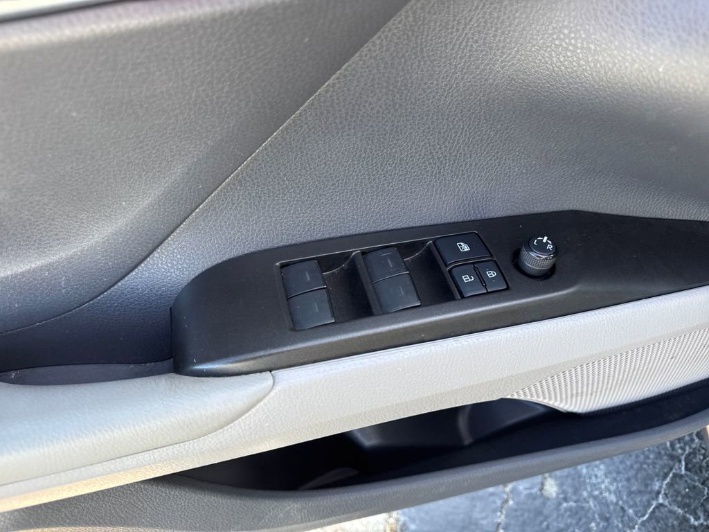 Used 2021 Toyota Camry LE AWD/4WD image 16