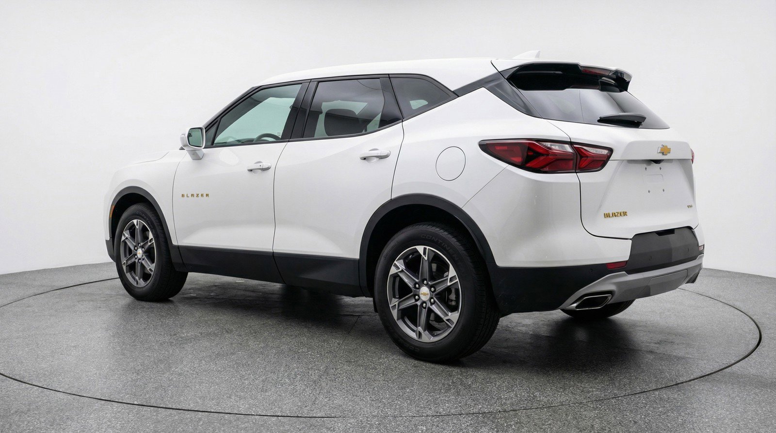 Used 2025 Chevrolet Blazer LT FWD image 6