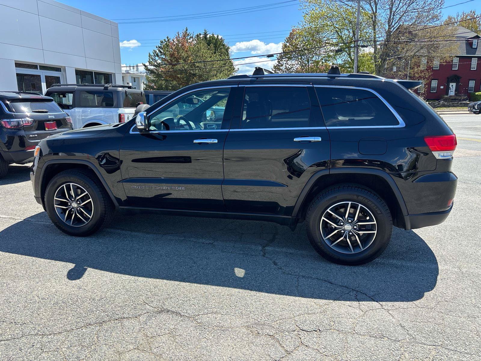 Certified 2018 Jeep Grand Cherokee Limited AWD/4WD image 6