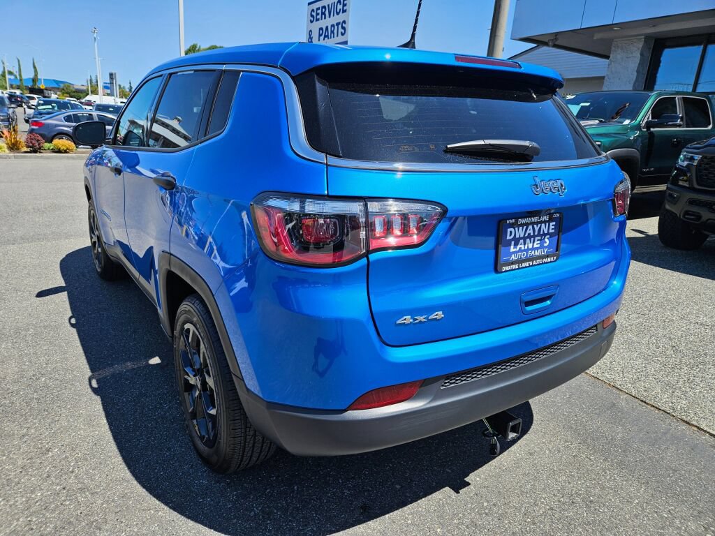 Used 2025 Jeep Compass Sport AWD/4WD image 3