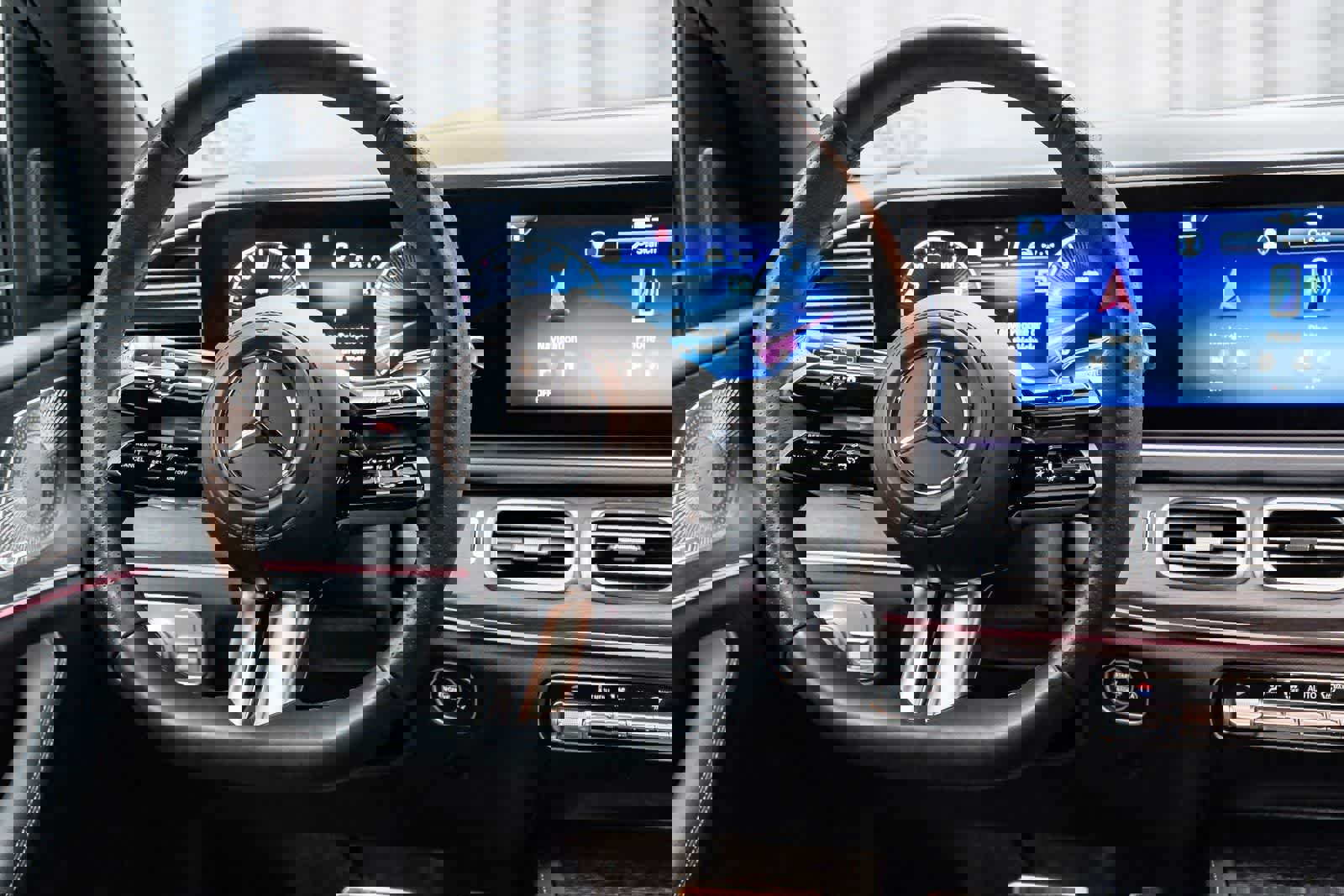 Used 2025 Mercedes-Benz GLS 450 4MATIC image 15