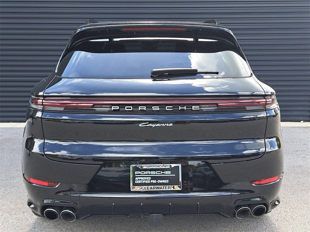 Certified 2025 Porsche Cayenne image 6