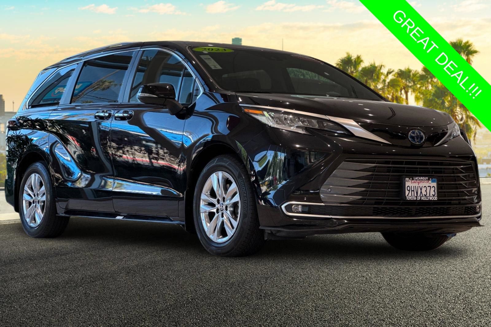 Certified 2023 Toyota Sienna Limited FWD image 2