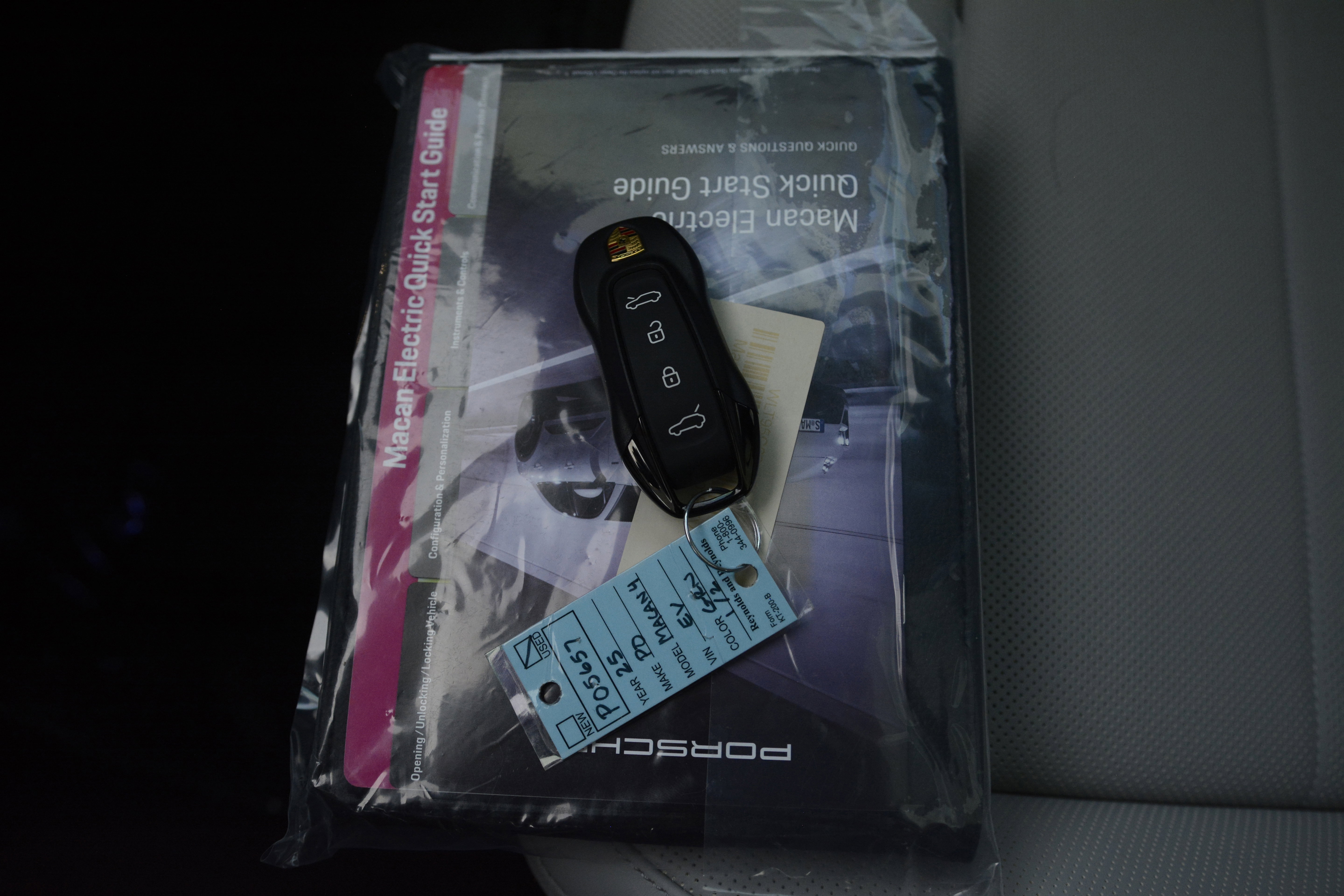 Certified 2025 Porsche Macan 4 Electric image 23