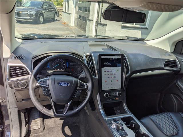 Used 2024 Ford Edge Titanium image 12