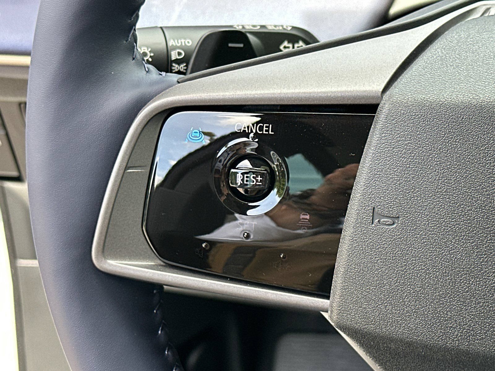 New 2026 Nissan Leaf Platinum+ FWD image 25