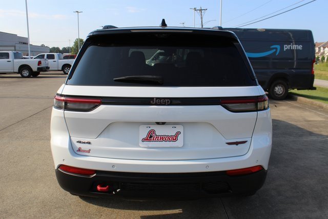 Used 2022 Jeep Grand Cherokee Trailhawk w/ Luxury Tech Group III image 4