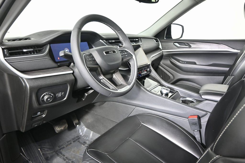 Used 2023 Jeep Grand Cherokee Limited image 26