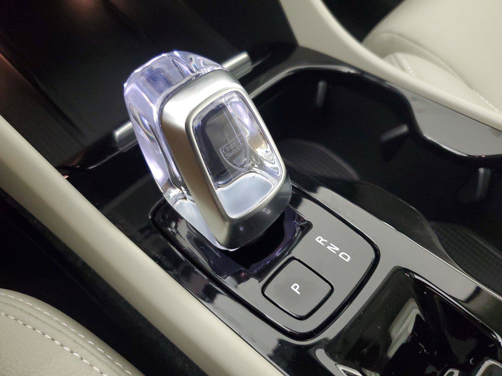 Certified 2024 Volvo XC40 B5 Plus w/ Protection Package Premier AWD/4WD image 32