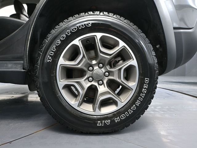 Used 2022 Jeep Cherokee Trailhawk image 13