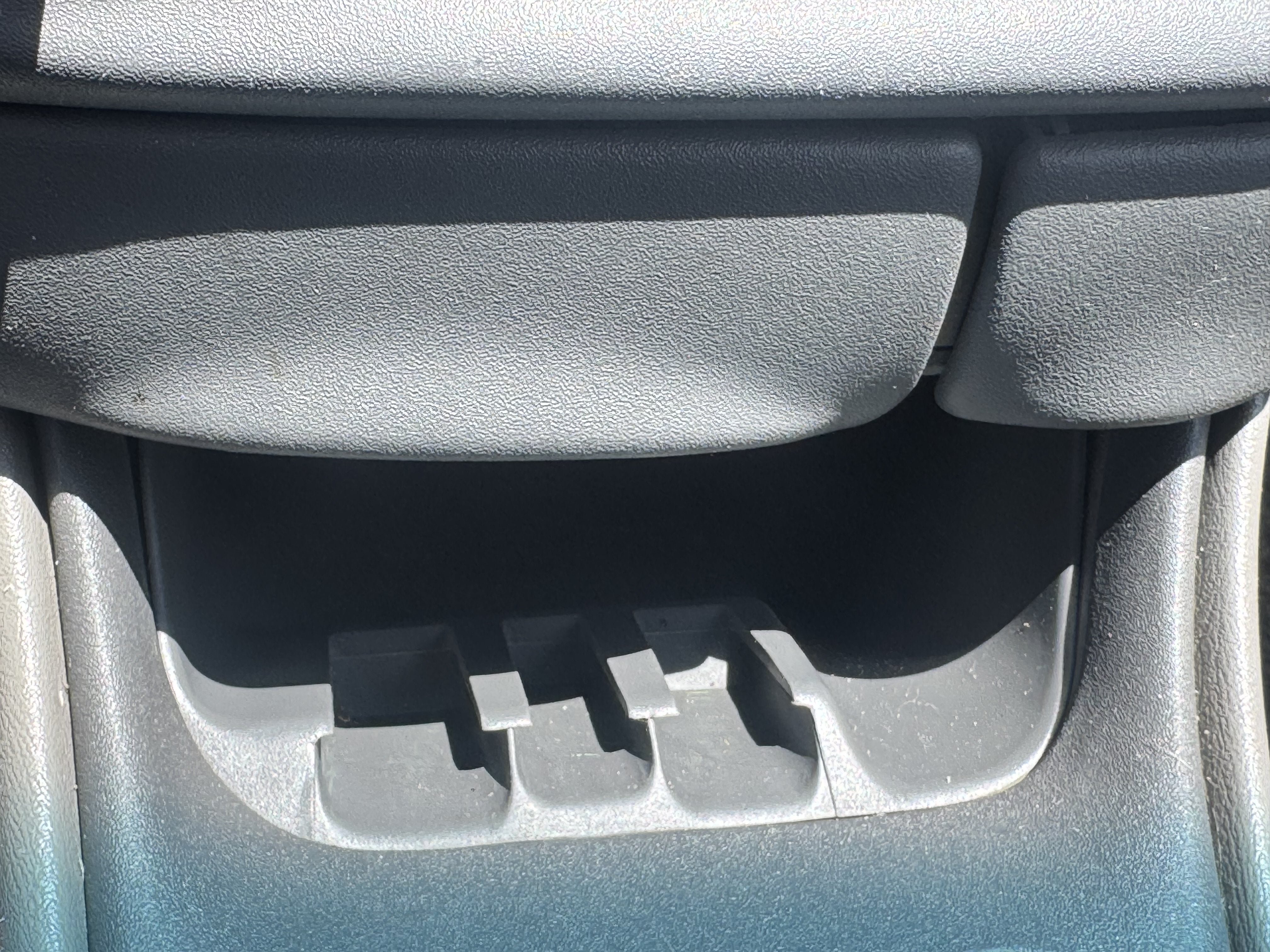 Used 1999 Chevrolet Malibu w/ Preferred Equipment Group 1 FWD image 28