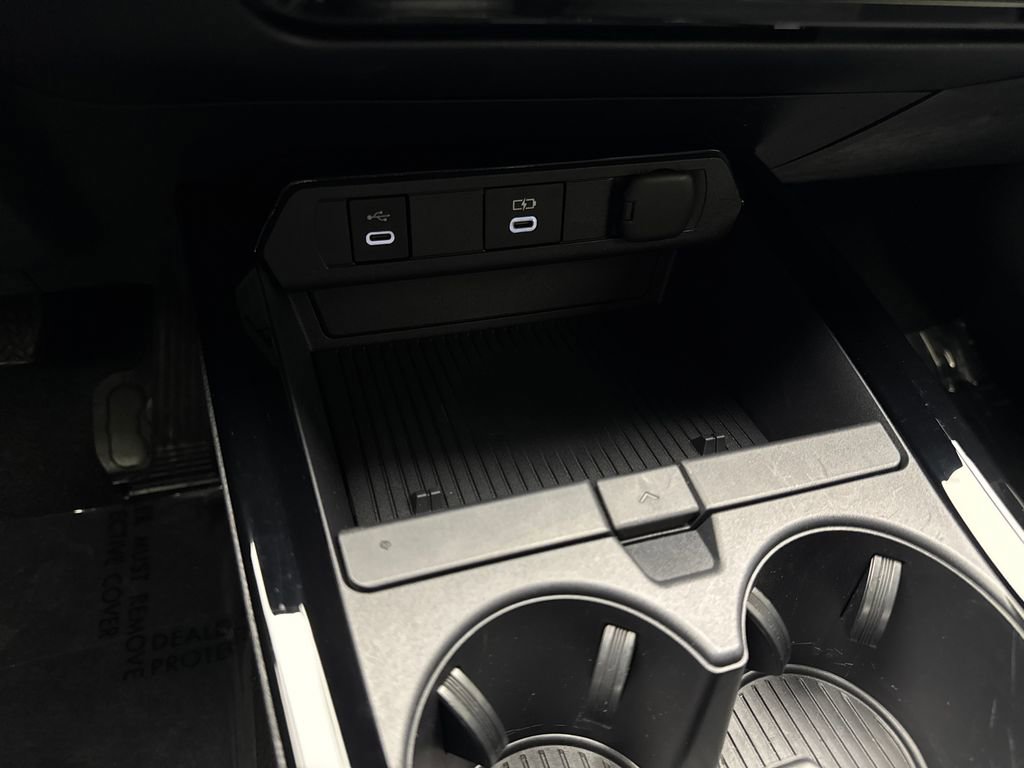 Used 2024 Toyota Prius LE image 66