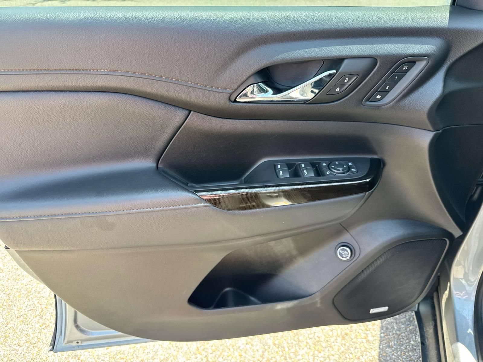Used 2023 GMC Acadia AT4 w/ Technology Package AWD/4WD image 20