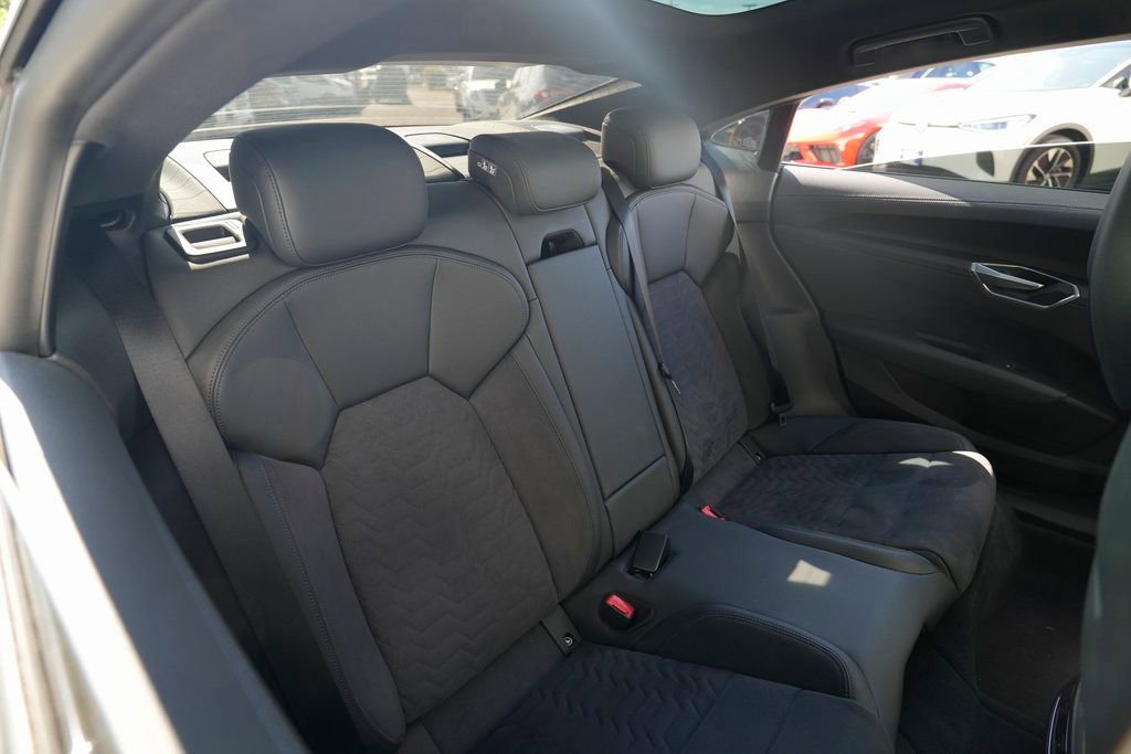 Used 2022 Audi e-tron GT Premium Plus AWD/4WD image 25