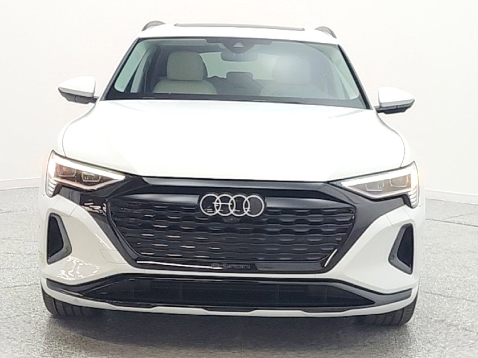 Used 2024 Audi Q8 e-tron Premium Plus w/ Premium Plus Package AWD/4WD image 2