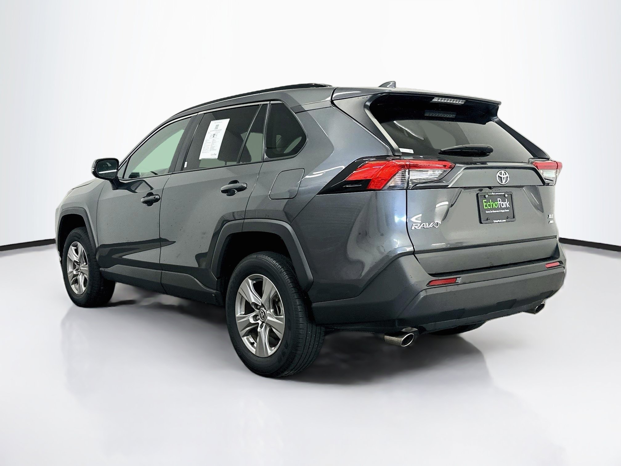 Used 2025 Toyota RAV4 XLE AWD/4WD image 5