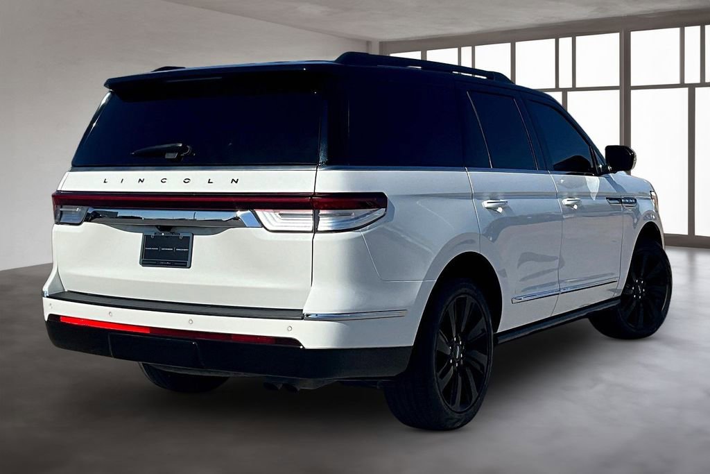 Used 2022 Lincoln Navigator Black Label AWD/4WD image 2