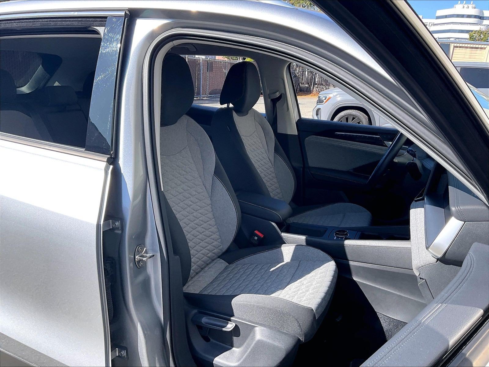 Certified 2025 Volkswagen Tiguan S FWD image 6