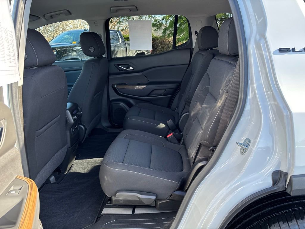Used 2023 GMC Acadia SLE w/ Driver Convenience Package image 16