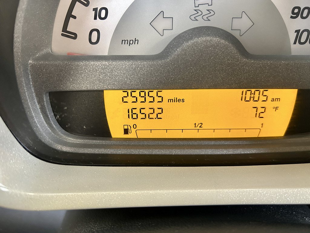 Used 2013 smart fortwo passion RWD image 18