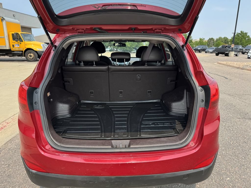 Used 2011 Hyundai Tucson GLS FWD image 10