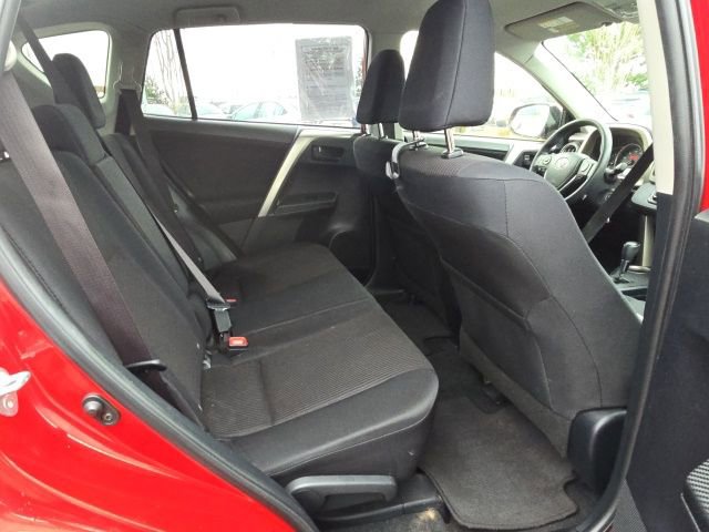 Used 2015 Toyota RAV4 LE image 12