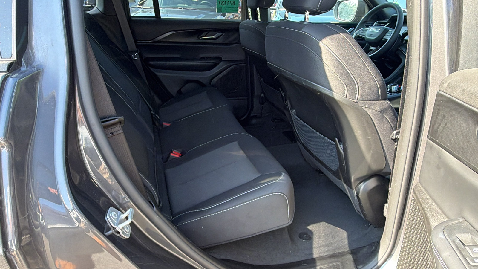 Used 2025 Jeep Grand Cherokee Laredo X RWD image 22